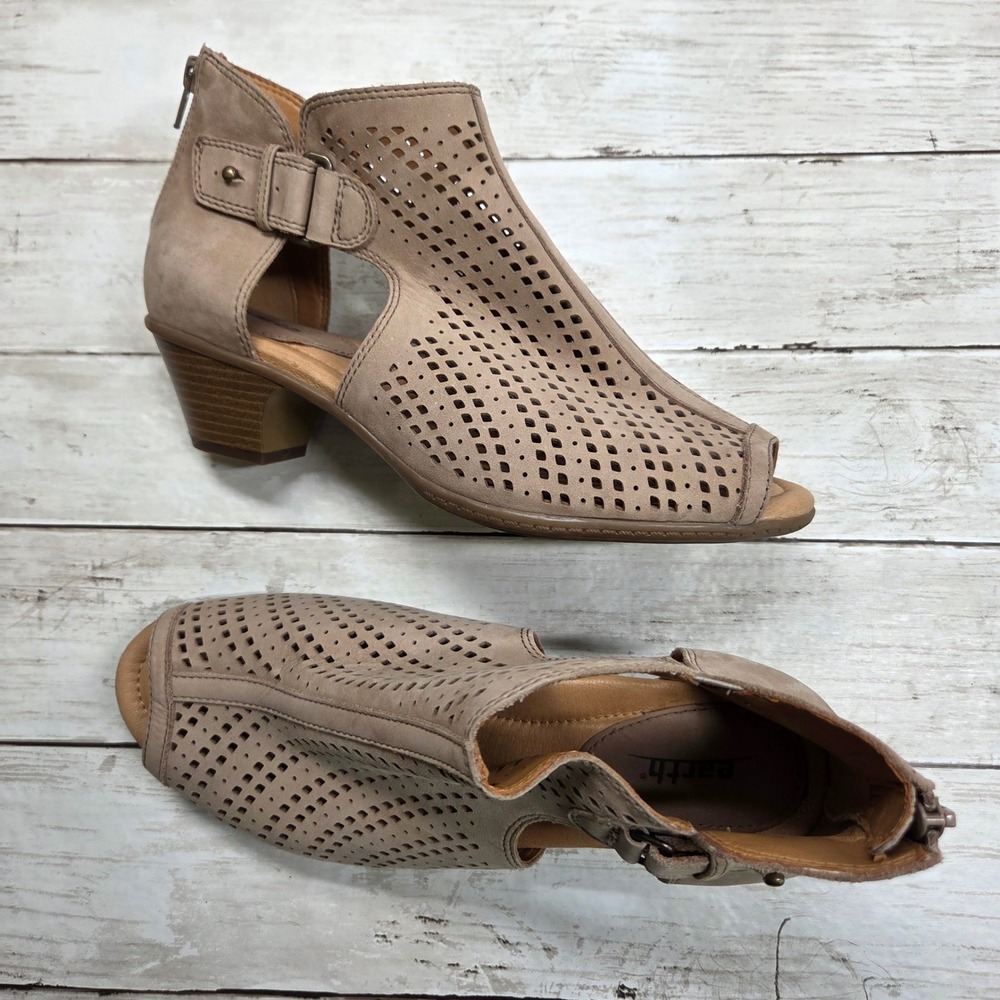 Earth Keri Wide Shootie Sandal Women 9D Taupe Perforated Suede Block Heel Bootie